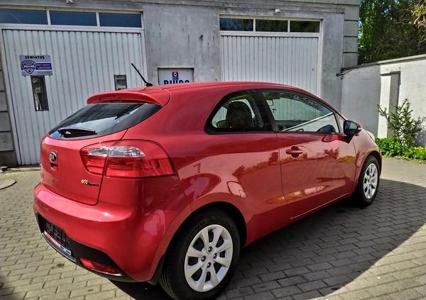 Kia Rio cena 29900 przebieg: 130000, rok produkcji 2015 z Skaryszew małe 232
